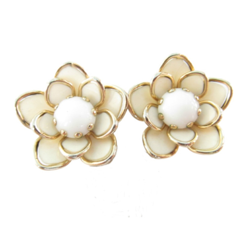 Vtg 50s White Gold Tone Milk Glass Clip-On Earrings - Picture 3 of 4